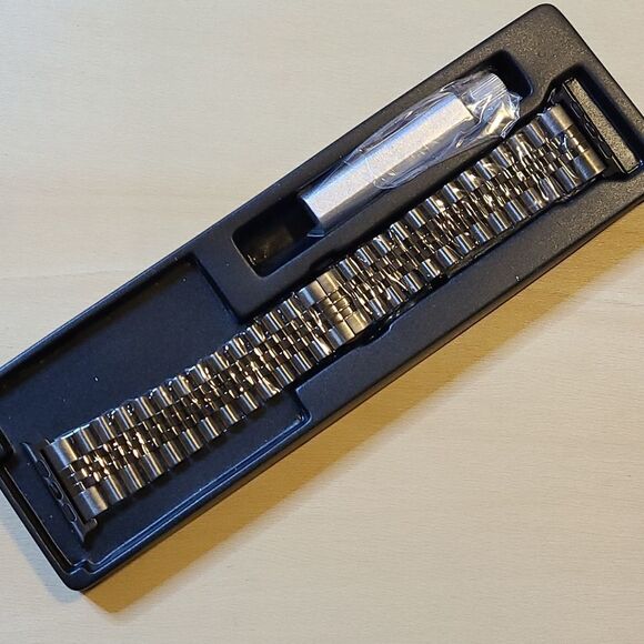 Apple Watch Ban Space Gray, Stainless Steel - Picture 2 of 4